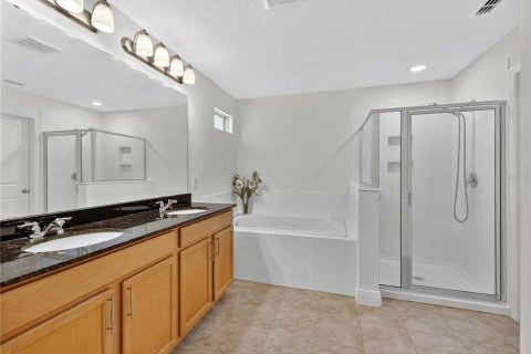 Casa en venta en Orlando, Florida, 5 dormitorios, 293.2 m2 № 1899355 - foto 21