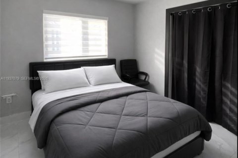 Casa en venta en Miami Gardens, Florida, 3 dormitorios, 165.92 m2 № 2063848 - foto 13