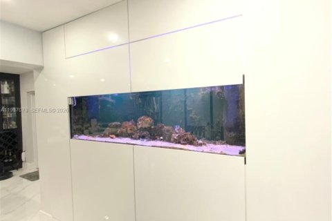 Casa en venta en Miami Gardens, Florida, 3 dormitorios, 165.92 m2 № 2063848 - foto 7