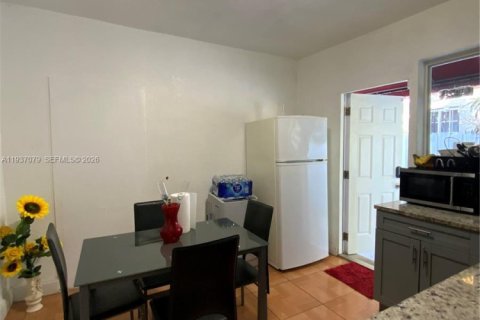 Casa en venta en Miami Gardens, Florida, 3 dormitorios, 165.92 m2 № 2063848 - foto 18