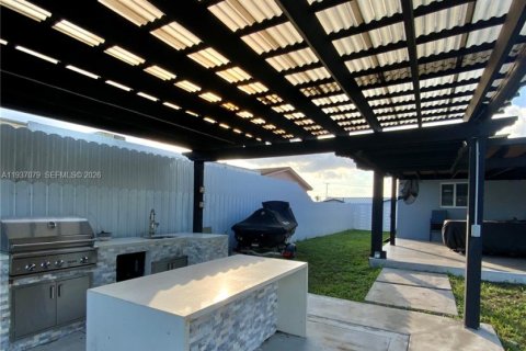 Casa en venta en Miami Gardens, Florida, 3 dormitorios, 165.92 m2 № 2063848 - foto 25