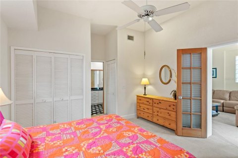 House in New Smyrna Beach, Florida 4 bedrooms, 230.03 sq.m. № 1781036 - photo 12