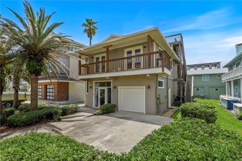 House in New Smyrna Beach, Florida 4 bedrooms, 230.03 sq.m. № 1781036 - photo 3