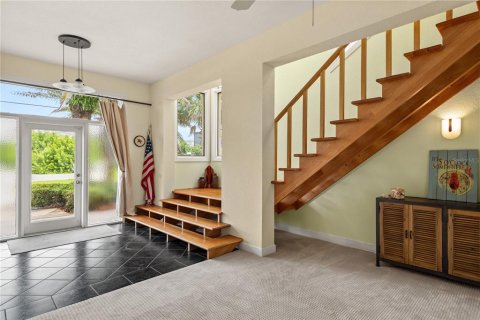House in New Smyrna Beach, Florida 4 bedrooms, 230.03 sq.m. № 1781036 - photo 5