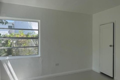 Купить кондоминиум в Майами-Бич, Флорида 2 спальни, 83.52м2, № 1922520 - фото 3