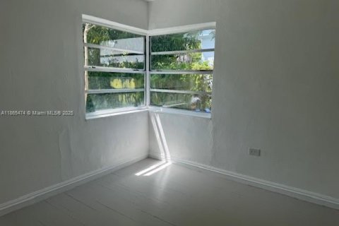 Купить кондоминиум в Майами-Бич, Флорида 2 спальни, 83.52м2, № 1922520 - фото 2