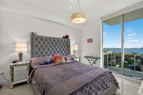 Condominio en venta en North Bay Village, Florida, 2 dormitorios, 161.19 m2 № 2027848 - foto 17
