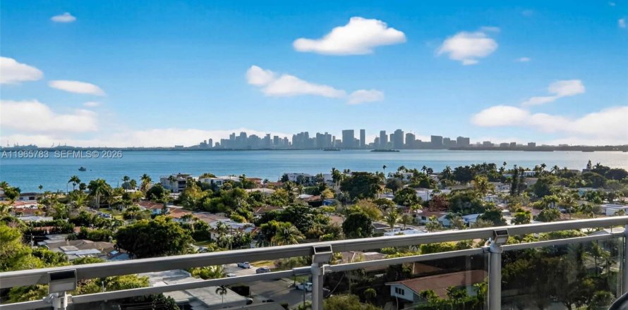 Condominio en North Bay Village, Florida, 2 dormitorios № 2027848