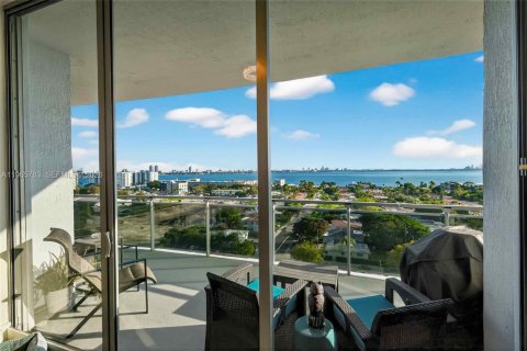 Condominio en venta en North Bay Village, Florida, 2 dormitorios, 161.19 m2 № 2027848 - foto 3