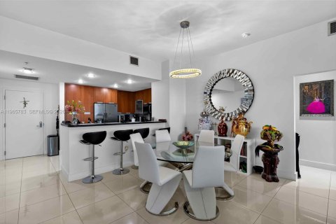 Condominio en venta en North Bay Village, Florida, 2 dormitorios, 161.19 m2 № 2027848 - foto 7