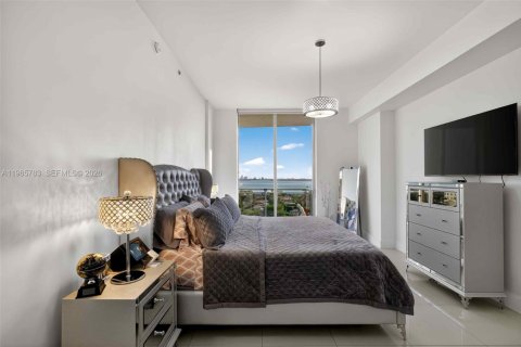 Condominio en venta en North Bay Village, Florida, 2 dormitorios, 161.19 m2 № 2027848 - foto 11