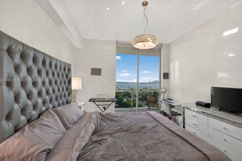 Condominio en venta en North Bay Village, Florida, 2 dormitorios, 161.19 m2 № 2027848 - foto 16