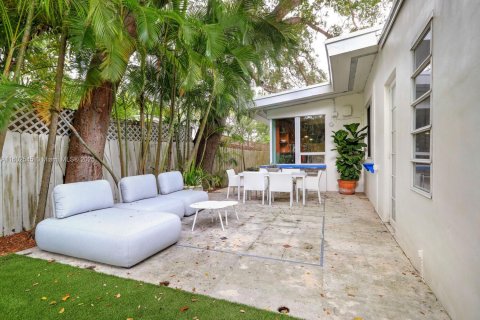 Casa en venta en Miami, Florida, 4 dormitorios, 287.07 m2 № 1221857 - foto 19