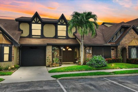 Touwnhouse à vendre à Sunrise, Floride: 3 chambres, 175.03 m2 № 1956977 - photo 1