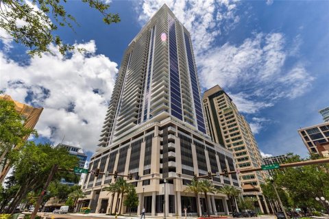 Condo à Saint Petersburg, Floride, 2 chambres  № 2140295