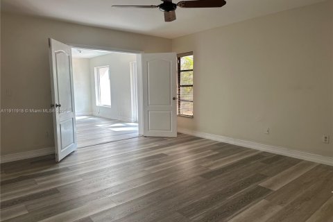 Touwnhouse à vendre à Miami, Floride: 3 chambres, 138.61 m2 № 1969207 - photo 7