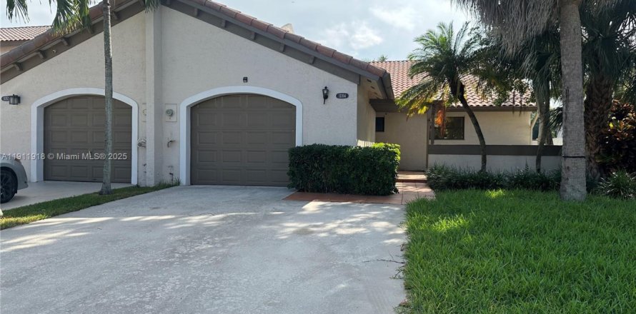 Touwnhouse à Miami, Floride 3 chambres, 138.61 m2 № 1969207