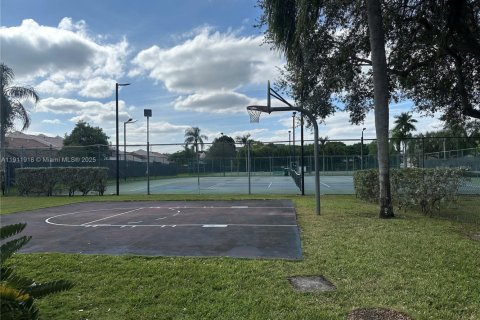 Touwnhouse à vendre à Miami, Floride: 3 chambres, 138.61 m2 № 1969207 - photo 25