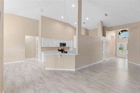 Casa en alquiler en Apopka, Florida, 4 dormitorios, 245.45 m2 № 1906773 - foto 5