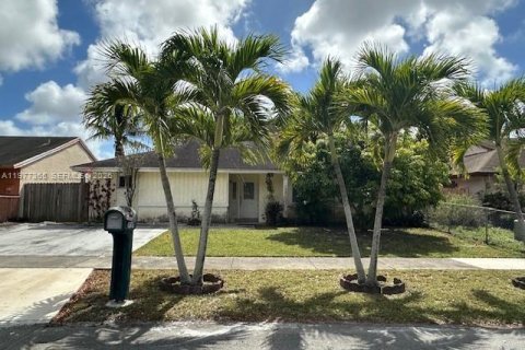 House in Miami, Florida 3 bedrooms, 127 sq.m. № 2041685
