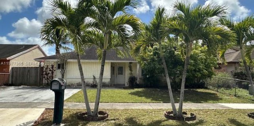 House in Miami, Florida 3 bedrooms, 127 sq.m. № 2041685