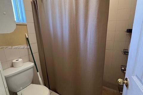 House in Miami, Florida 3 bedrooms, 127 sq.m. № 2041685 - photo 12