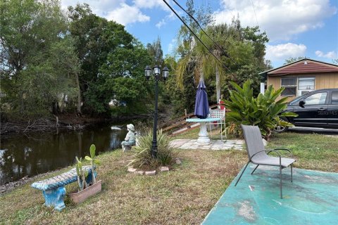 Commercial property in Punta Gorda, Florida 579.06 sq.m. № 2102004 - photo 10