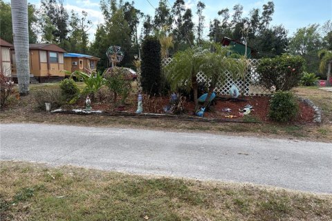 Commercial property in Punta Gorda, Florida 579.06 sq.m. № 2102004 - photo 5