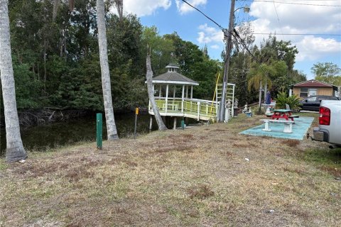 Commercial property in Punta Gorda, Florida 579.06 sq.m. № 2102004 - photo 13