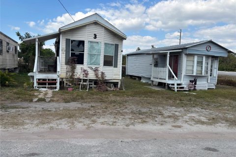 Commercial property in Punta Gorda, Florida 579.06 sq.m. № 2102004 - photo 1