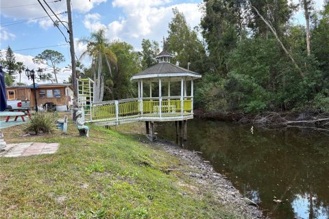 Commercial property in Punta Gorda, Florida 579.06 sq.m. № 2102004 - photo 7