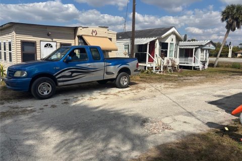 Commercial property in Punta Gorda, Florida 579.06 sq.m. № 2102004 - photo 2