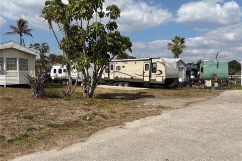 Commercial property in Punta Gorda, Florida 579.06 sq.m. № 2102004 - photo 22