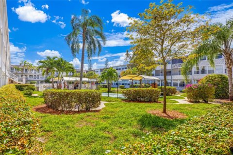 Condo in Miami, Florida, 1 bedroom  № 1715644 - photo 27