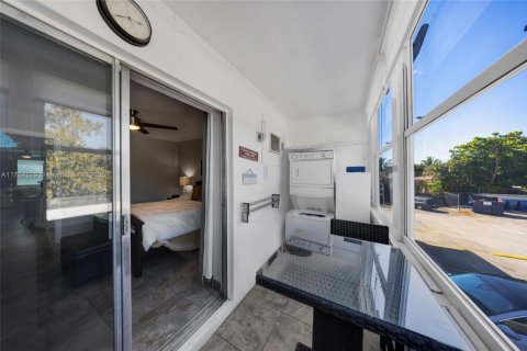 Condo in Miami, Florida, 1 bedroom  № 1715644 - photo 22