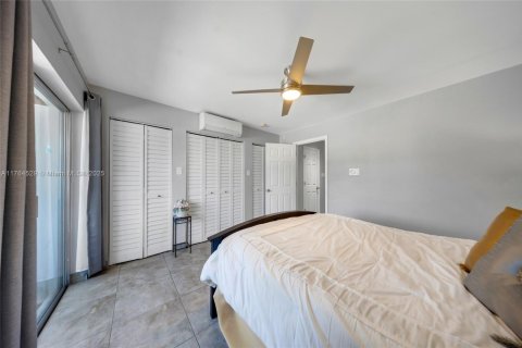 Condo in Miami, Florida, 1 bedroom  № 1715644 - photo 21