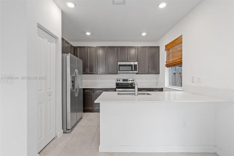 Adosado en venta en Homestead, Florida, 3 dormitorios, 123.65 m2 № 1946925 - foto 9