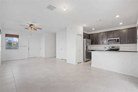 Adosado en venta en Homestead, Florida, 3 dormitorios, 123.65 m2 № 1946925 - foto 7