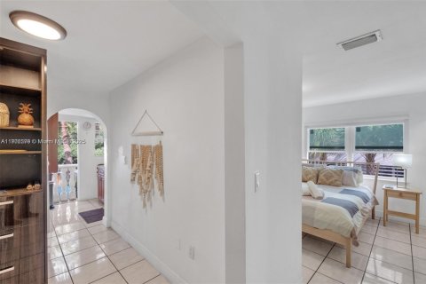 Villa ou maison à louer à Miami, Floride: 41.81 m2 № 1957125 - photo 7