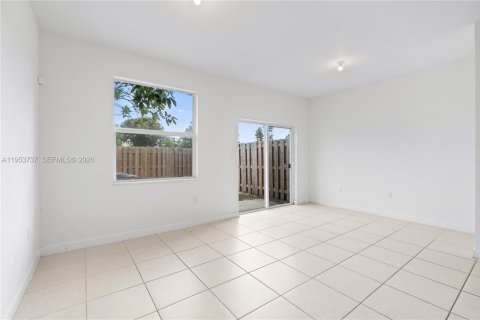 Touwnhouse à vendre à Miami, Floride: 3 chambres, 129.41 m2 № 2011979 - photo 19