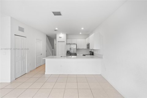 Touwnhouse à vendre à Miami, Floride: 3 chambres, 129.41 m2 № 2011979 - photo 15