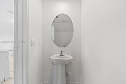 Touwnhouse à vendre à Miami, Floride: 3 chambres, 129.41 m2 № 2011979 - photo 29