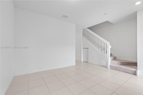Touwnhouse à vendre à Miami, Floride: 3 chambres, 129.41 m2 № 2011979 - photo 7