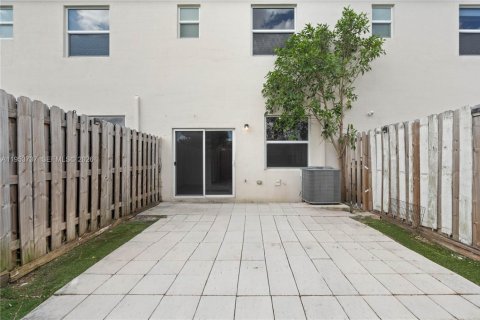 Touwnhouse à vendre à Miami, Floride: 3 chambres, 129.41 m2 № 2011979 - photo 27