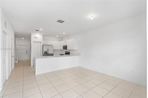 Touwnhouse à vendre à Miami, Floride: 3 chambres, 129.41 m2 № 2011979 - photo 14