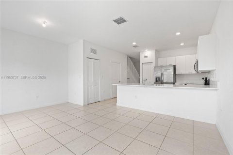 Touwnhouse à vendre à Miami, Floride: 3 chambres, 129.41 m2 № 2011979 - photo 12