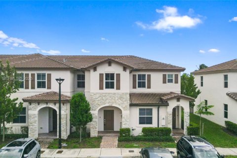 Touwnhouse à vendre à Miami, Floride: 3 chambres, 129.41 m2 № 2011979 - photo 2