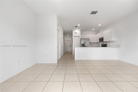 Touwnhouse à vendre à Miami, Floride: 3 chambres, 129.41 m2 № 2011979 - photo 13