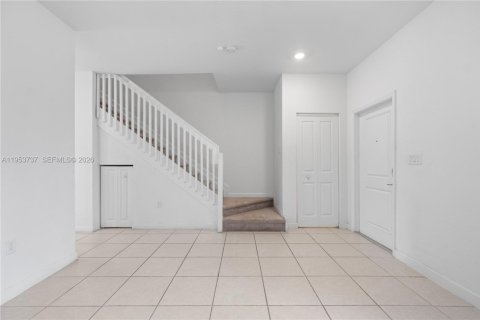 Touwnhouse à vendre à Miami, Floride: 3 chambres, 129.41 m2 № 2011979 - photo 16