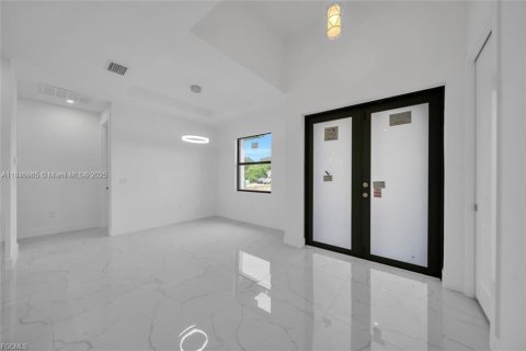 House in Lehigh Acres, Florida 4 bedrooms № 1846297 - photo 14